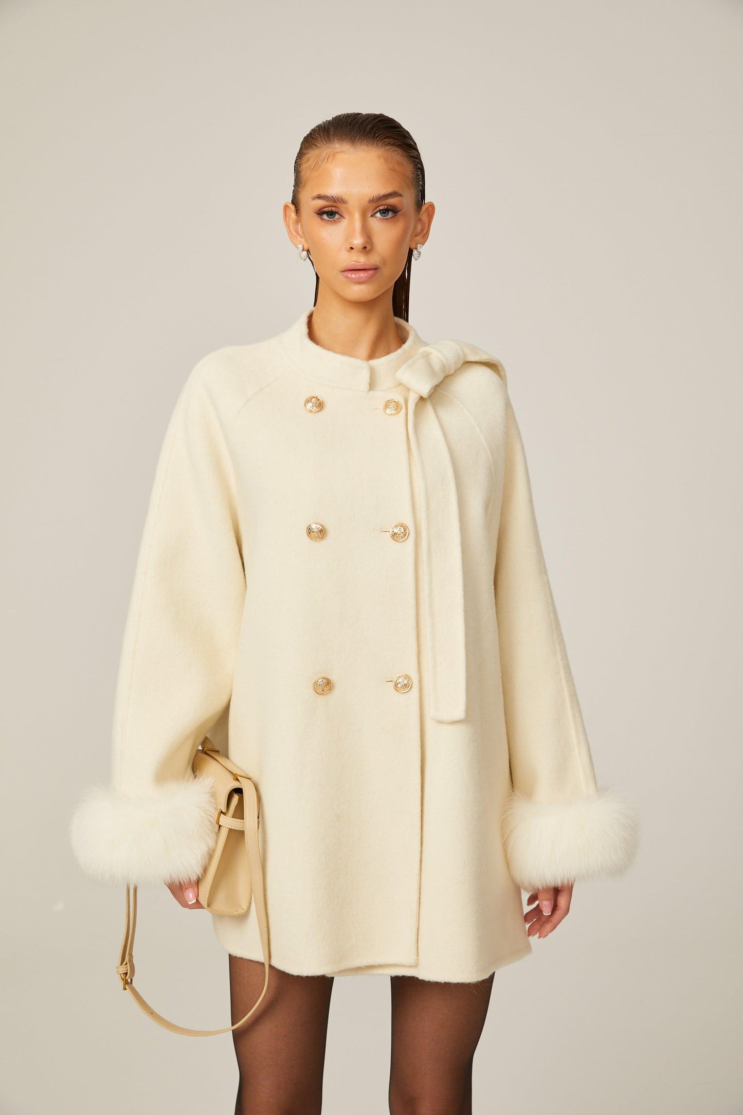 Elegant Charm Kürk Detaylı Krem Kaban