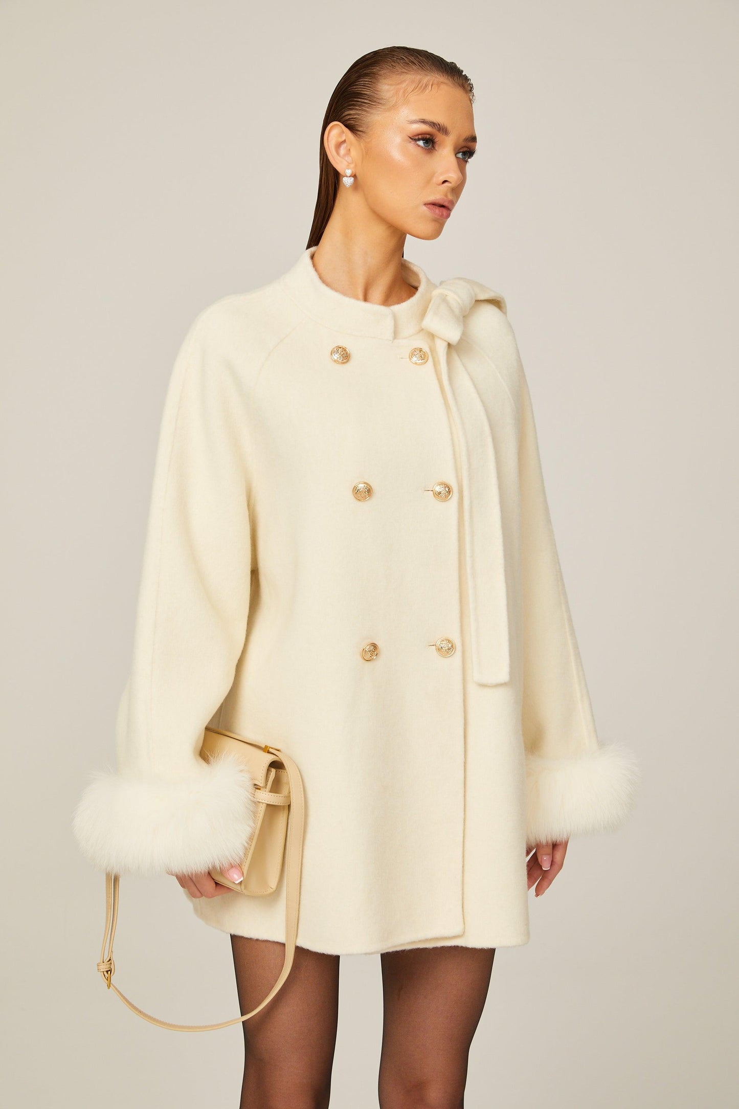 Elegant Charm Kürk Detaylı Krem Kaban