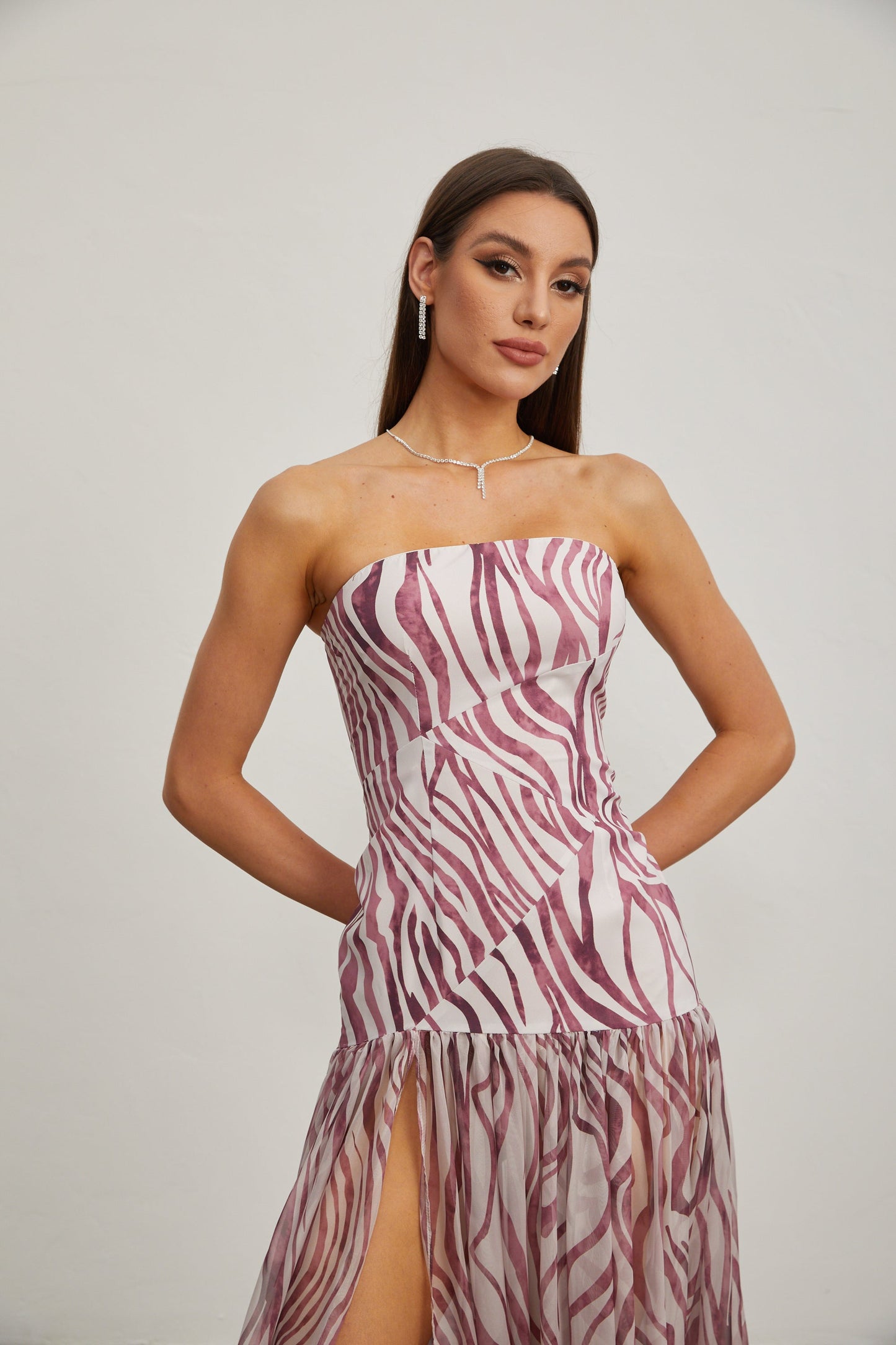 Giselle Rose Zebra Desenli Straplez Uzun Elbise