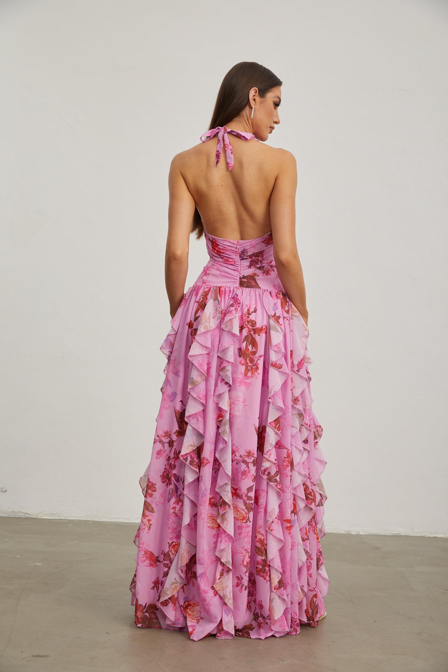 Eulalie Pembe Petal Ruffled Halter Uzun Elbise
