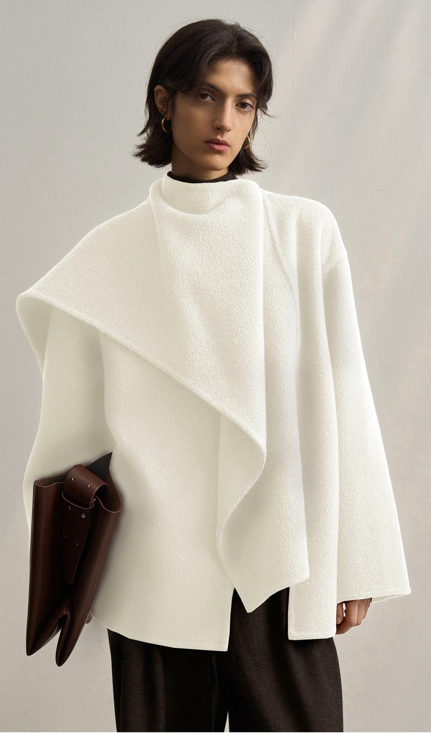 Asimetrik Kesim Beyaz Oversize Blazer Ceket