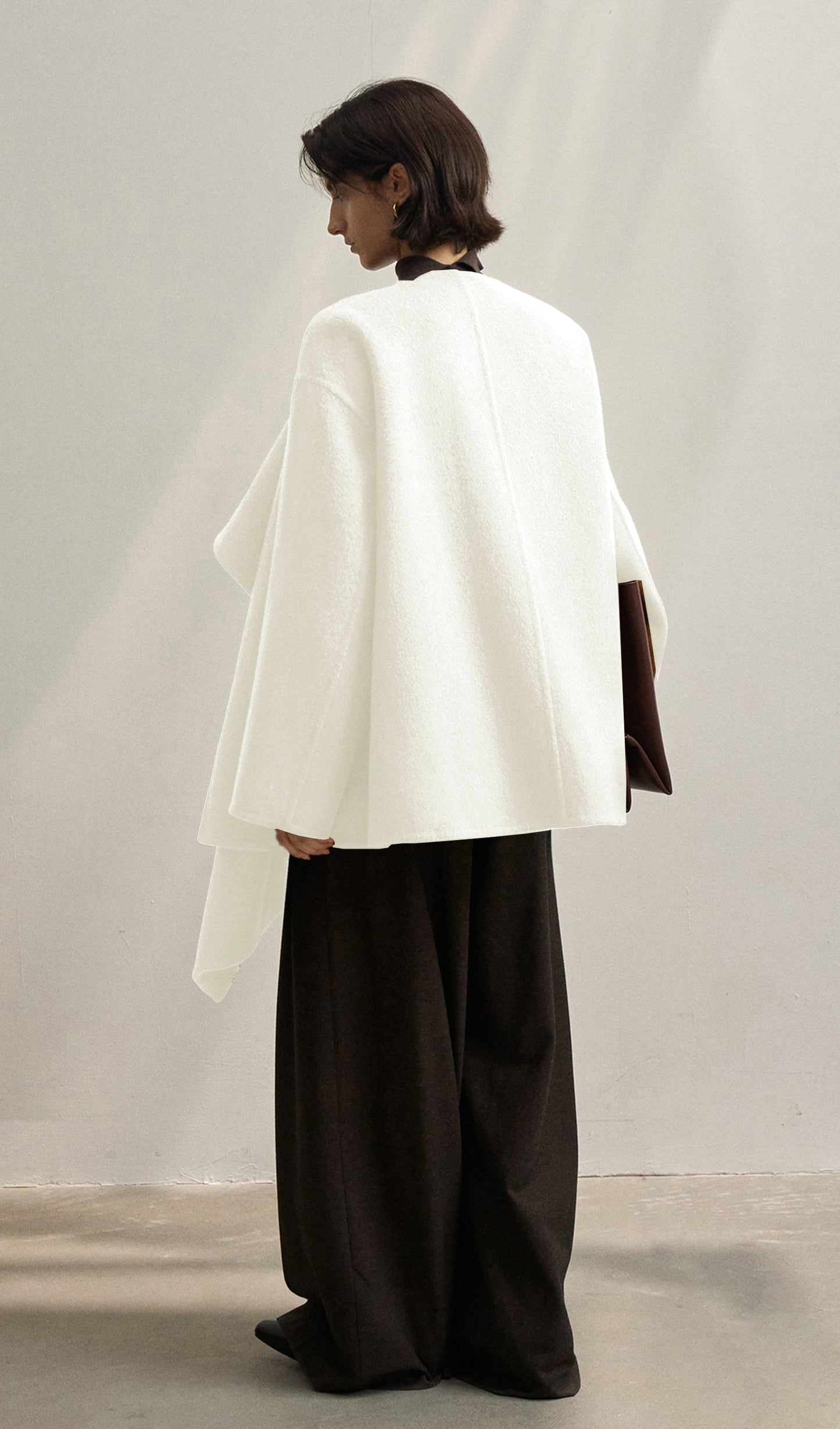 Asimetrik Kesim Beyaz Oversize Blazer Ceket