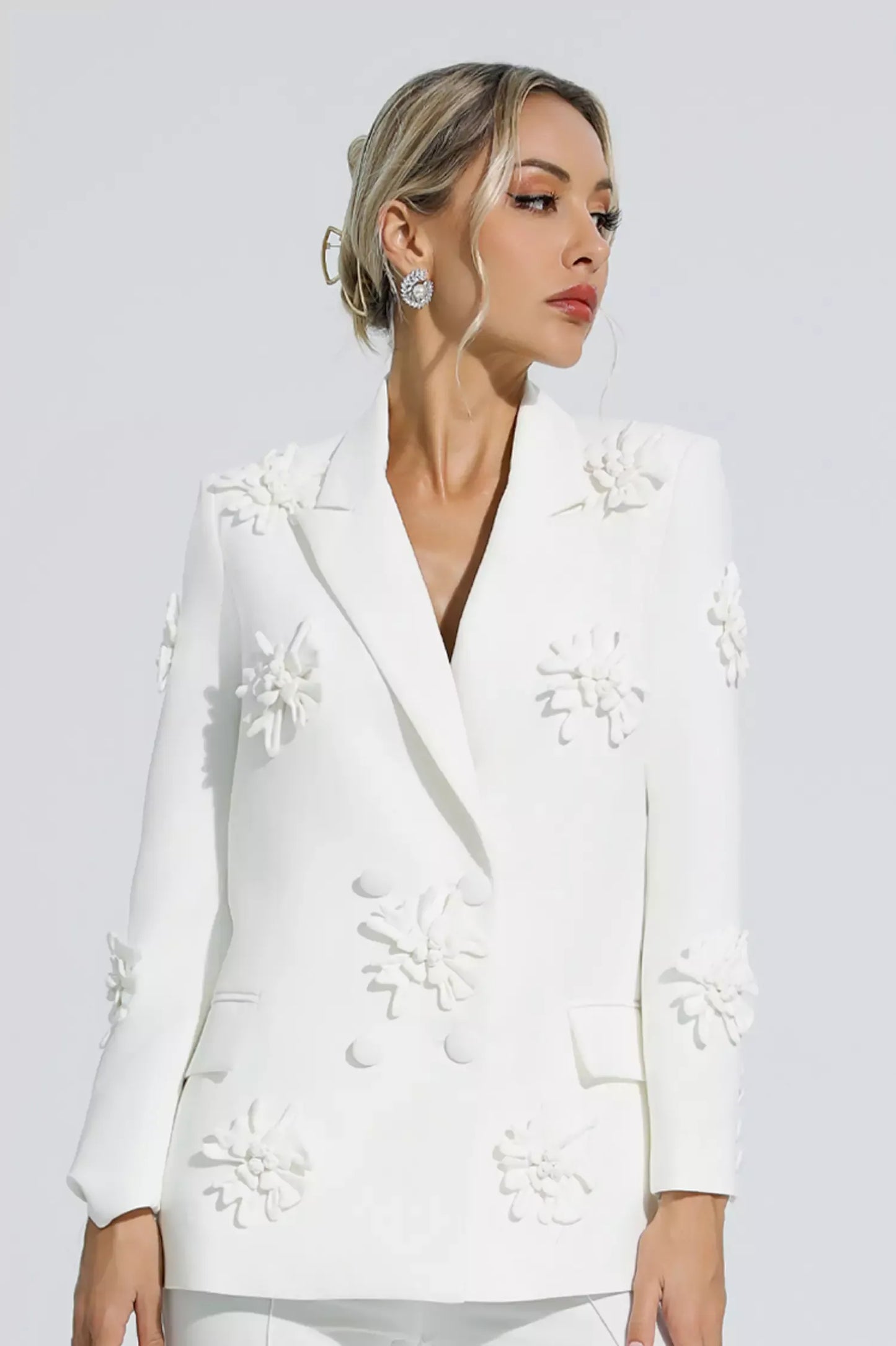 Ari Beyaz Jakarlı Çiçekli Blazer Takımı