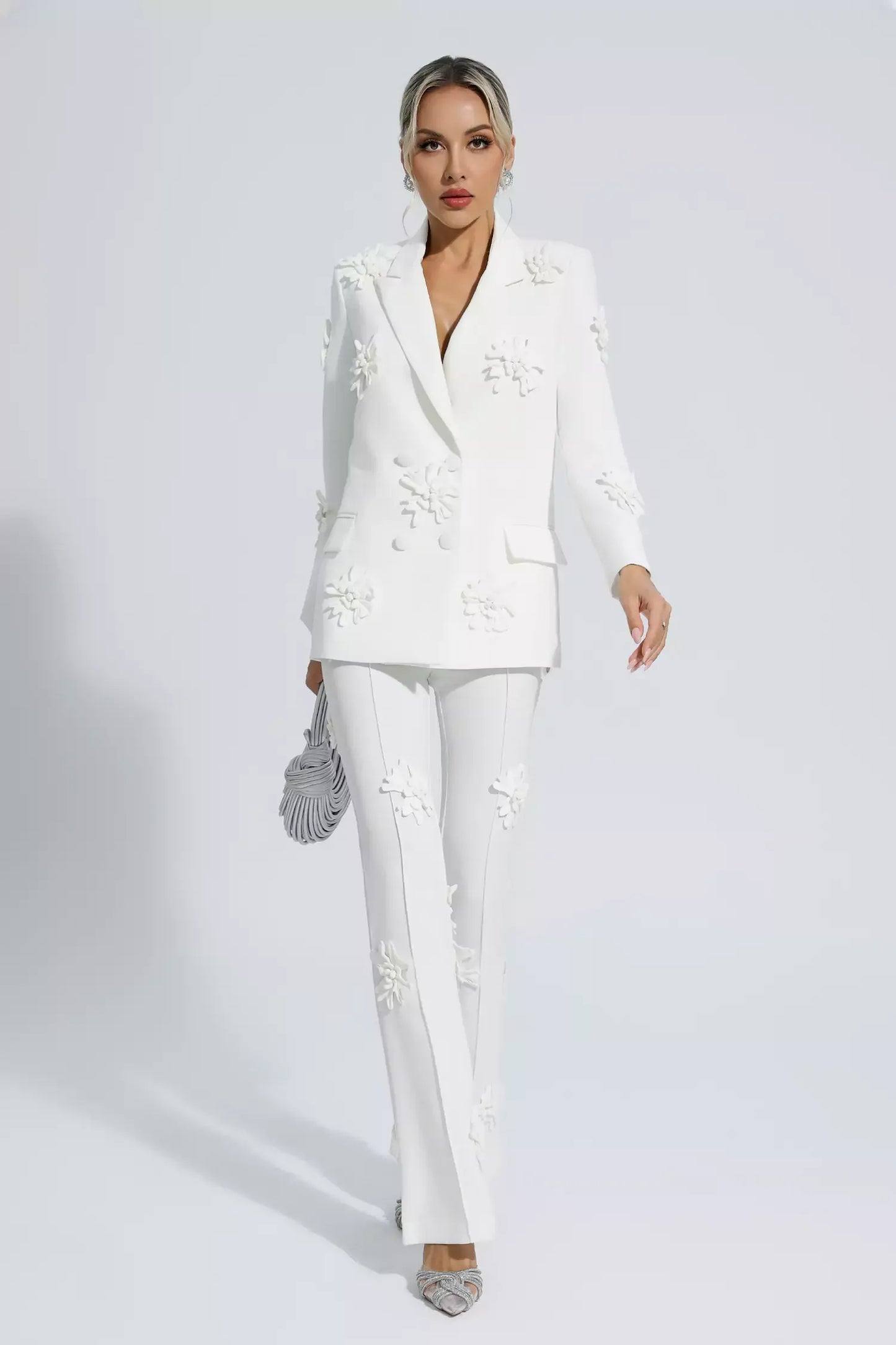 Ari Beyaz Jakarlı Çiçekli Blazer Takımı