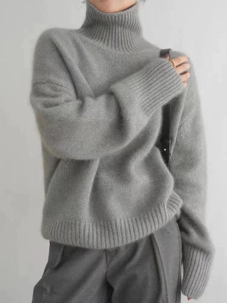 Oversize Beyaz Balıkçı Yaka Triko Kazak
