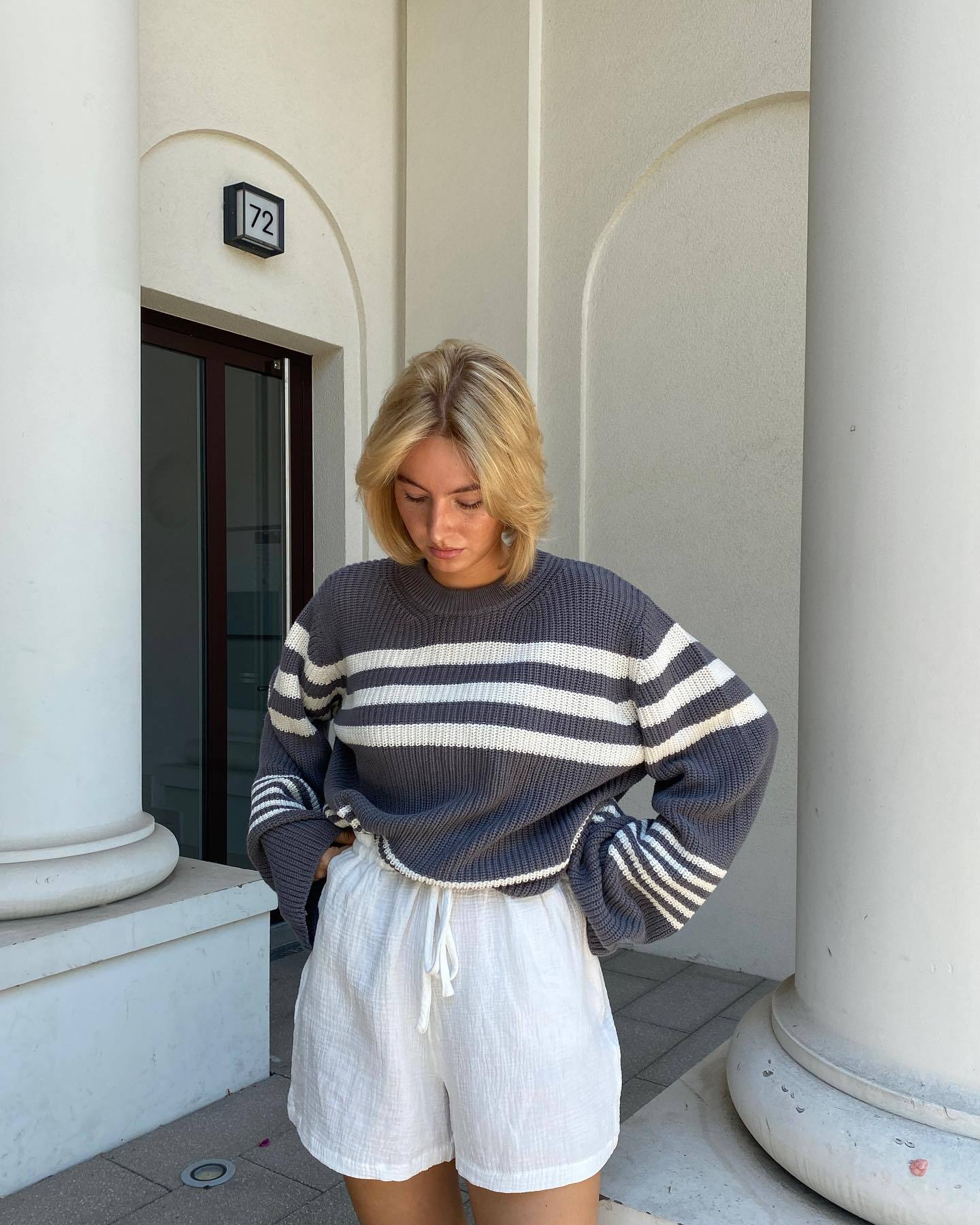 Kahverengi Çizgili Oversize Triko Kazak