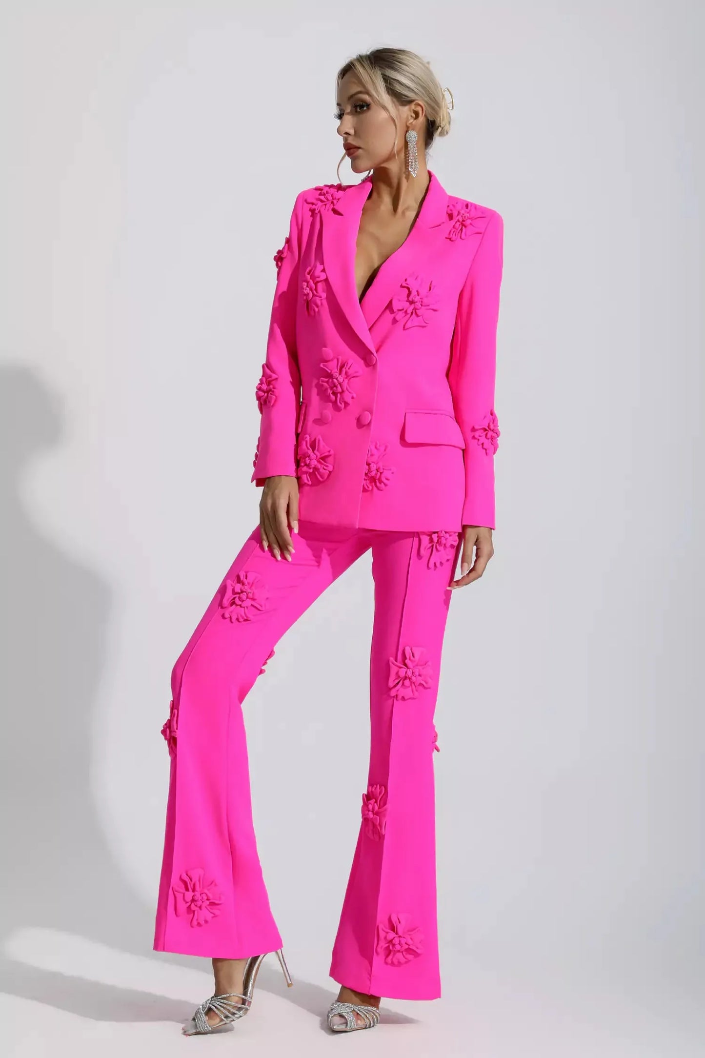 Ari Pembe Jakarlı Çiçekli Blazer Takımı